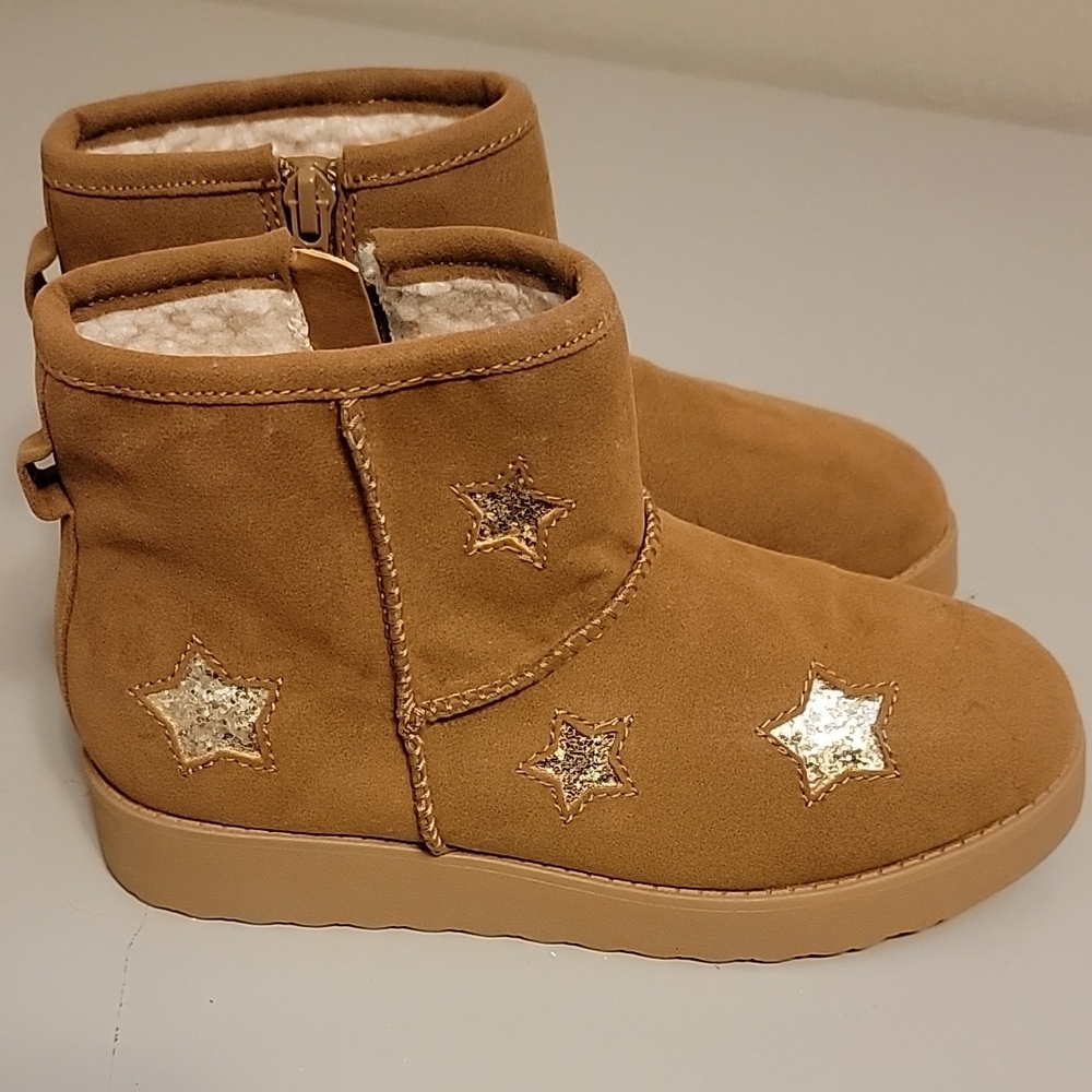 Star-Embellished Tan Ankle Boots